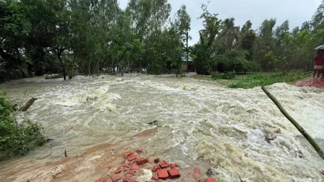 কক্সবাজারে বন্যা-পাহাড়ধসে প্রাণহানি ২২